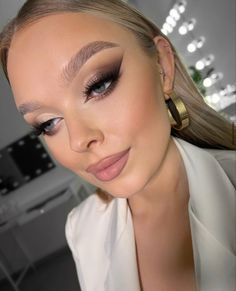 Glam Bride Makeup, 50 Aesthetic, Maquillage Yeux Cut Crease, Birthday Makeup Looks, Wedding Eye Makeup, Eye Makeup Styles, Makeup Is Life