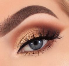 Makeup Bold, Make Up Designs, Shimmer Eye Makeup, Mekap Mata, Eyeshadow For Blue Eyes, Eye Makeup Styles, Glitter Eye, Smink Inspiration, Eye Makeup Steps