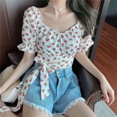 Name:French temperament floral short sleeve T - shirtMaterial:blendedColor:as pictureFeatures:sweet,floralSize(cm) :M,L,XL,2XL,3XL,4XL 1inch=2.54cmM:Recommended weight:40kg-50kgL:Recommended weight:50kg-60kg&ltp&gtXL:Recommended weight:60kg-67kg</p>&ltbr/>&ltp&gt2XL:Recommended weight:67kg-75kg</p>&ltbr/>&ltp&gt3XL:Recommended weight:75kg-82kg</p>&ltbr/>&ltp&gt4XL:Recommended weight:82kg-90kg</p>&ltbr/>&ltp&a Casual Floral Print Tops With Puff Sleeves, Cotton Ditsy Floral Print Short Sleeve Blouse, Casual Ditsy Floral Print Top For Summer, Fitted Floral Print T-shirt For Summer, Cotton Blouse With Ditsy Floral Print And Short Sleeves, Casual Ditsy Floral Print Short Sleeve Blouse, Casual Short Sleeve Ditsy Floral Blouse, Casual Short Sleeve Blouse With Ditsy Floral Print, Trendy Short Sleeve Tops With Ditsy Floral Print