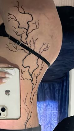 Body Shaping Tattoos, Waist Tattoos, Pretty Tattoos For Women, Stylist Tattoos, Cute Tattoos For Women, Subtle Tattoos, Dream Tattoos, Black Ink Tattoos