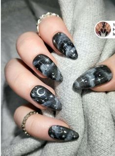 Witchy Nail Designs, Black Halloween Nails, Witchy Nails, Sky Nails, Ootd Instagram, Moon Nails, Goth Nails, Editorial Makeup, Dream Nails