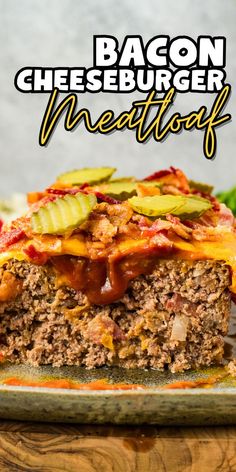 Cheeseburger meatloaf with bacon Cheeseburger Meatloaf Recipes, Classic Cheeseburger, Smoked Meatloaf Recipe, Bacon Cheeseburger Meatloaf, Cheeseburger Meatloaf, Smoked Meatloaf, On A Bun, Yummy Meals, Flavored Bacon