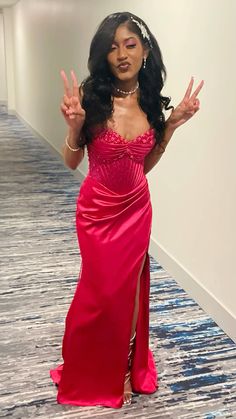 fushia, pink dress, prom, 2024, dress inspo, black girl prom, fushia makeup, prom makeup, pink cut crease, glitter, hair piece, corset, silver Mermaid Prom Gown, Alyce Paris Prom Dresses, Girl Prom, Blush Prom Dress, Grad Dresses Long, Maxi Party Dress, Prom Picture Poses, Mermaid Gown Prom