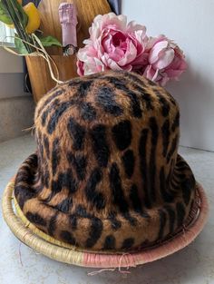 Super cute hat in very good condition 🥰 Packable Hat, Cute Hat, Cute Hats, Fedora, Caps Hats, Accessories Hats, Animal Print, Winter Hats, Super Cute