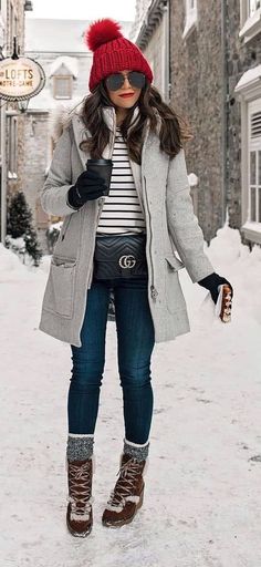 Casual Winter Outfits For Women 2023, Binnie Hat Outfits, Euro Winter, Alaska Outfits, Winter Christmas Outfits, Snow Style, Transitional Outfits, Street Style New York