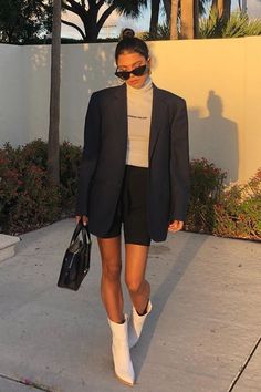 30+ Ways To Style Biker Shorts – Daily Styled By Nicole Blazer E Short, Jen Ceballos, Shorts Outfits Women, Biker Short, Looks Street Style, Everyday Outfit, Blazer Outfits, Looks Chic