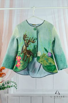 unique, handmade felt outfit for girls, consisting of a green felt jacket and a short green felt skirt for girls. The jacket has a deer motif. Made of natural wool, cute, and unique fall jacket for girls. Dresses For Flower Girls, Jacket For Girls, Princess Dresses