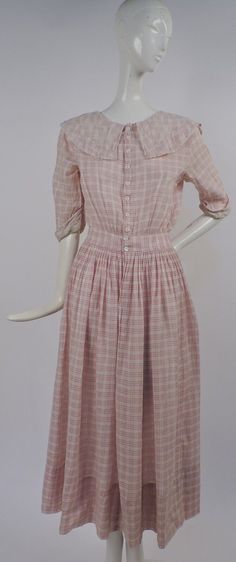 EDWARDIAN PINK & WHITE PRINT COTTON DAY DRESS W NET COLLAR | eBay Edwardian Style Dress, Edwardian Fashion Dresses, Teen Dress, Edwardian Dress, Edwardian Style, Net Lace, Edwardian Fashion, Edwardian Era, 50s Dresses