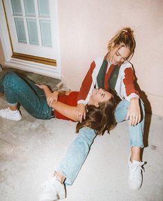 Pinterest: AyeeItsTre♡ Best Friend Fotos, Photos Couple Mignon, Bff Pics, Photos Bff, Best Friend Photography, Best Friend Poses, Best Friend Photoshoot, Bff Photoshoot, Best Friends Shoot