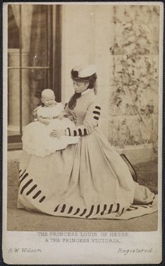 Cold Weather Survival, 1860s Dresses, Odd Fashion, Antique Photography, Punk Inspiration, Outdoor Fashion