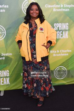 Octavia Spencer attends City Year Los Angeles' 13th Annual Spring... Fotografía de noticias - Getty Images Sofi Stadium, Octavia Spencer, Inglewood California, Graduation Money, Nature Illustration, Spring Break