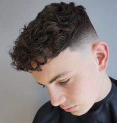 50 Stylish Undercut Hairstyle Variations to copy in 2021: A Complete Guide Caesar Haircut, Trendy Mens Hairstyles, Hair Myth, Messy Curls, Men's Haircuts, Side Hairstyles