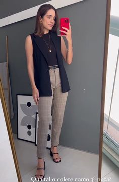 Look Office, Casual Professional, Corporate Attire, Office Casual Outfit, Professional Outfits Women, Stylish Work Attire, Business Casual Outfits For Work, Stylish Work Outfits, Fashion Mistakes