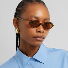 New Miu Miu Mu04zs 19p2z1 Regard Light Havana Brown Unisex Sunglasses 0mu 04zs Brand: Miu Miu Model Number: Mu04zs Regard / 0mu 04zs Color Code: 19p2z1 Gender: Women / Unisex Year: 2024 Frame Shape: Oval Frame Color: Light Havana Frame Material: Acetate Frame Type: Full Rim Lens Color: Brown Lens Material: Polyamide Uv Protection: Category 3 Size: 50x18x140 100% Uv Protection! Brand New And 100% Authentic! Made In Italy. Full Retail Miu Miu Set Includes: 1. Glasses 2. Case 3. Cleaning Cloth With Miu Miu Set, Miu Miu Glasses, Brown Glasses, Brown Lens, Havana Brown, Oval Sunglasses, Oval Frame, Year 2024, Elegant Accessories