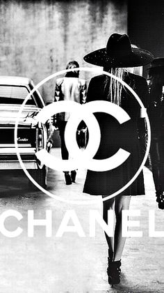 Chanel △ Follow us on Instagram // @smtofficial Vintage Foto's, Chanel Logo, Linda Evangelista, Collage Wall, Black And White Aesthetic, Chanel Fashion, White Photo, White Aesthetic