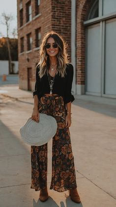 15 Cute Boho Fall Outfit Ideas for 2024: Embrace Your Inner Hippie 40 Classic Boho Outfits, Moody Fall Outfits, Edgy Boho Outfits Winter, Boho Vibes Outfit, Fall Bohemian Outfits, Boho Work Outfit Business, Boho Witchy Outfits, Boho Outfits Winter, Fall Outfits Boho