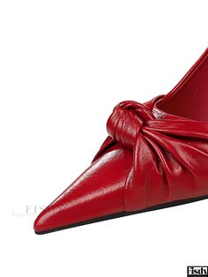 Fisdy - Sophisticated Bow-Accented Stiletto Pumps for Christmas Seasons Activities, Dress Embroidery, Pumps Heels Stilettos, Bow Pattern, Elegant Shoes, Shoes Heels Pumps, Stiletto Pumps, Christmas Theme, Heel Pumps