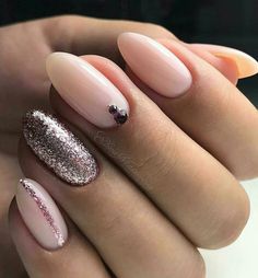 Oval Manicure, Nagel Stamping, Milky Pink, Pink Gel Nails, Nude Nail Polish, Glitter Gel Nails, Gold Nail, Finger Nails