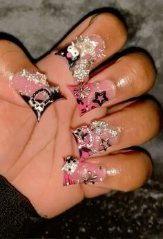 Nail Ideas Junk Nails, Cute Duck Nails Designs, Junk Duck Nails Short, Junk Acrylic Nails, Junk Nails Duck, Black And Pink Nails Short, Y2k Nails Long, Short Junk Nail Designs, Junk Duck Nails