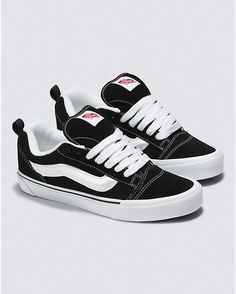 Squeeze well and feel comfortable Kicks Shoes, Black Vans, Sweat Hoodie, Suede Material, Classic Sneakers, Suede Sneakers, Winter Shoes, Retro Vibe