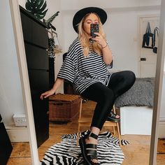 Black Leggings Outfits, Lily Melrose, Look Legging, Outfits Curvy, Leggings Outfits, Black Leggings Outfit, Legging Outfits, Alt Fashion, Curvy Outfits