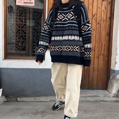 This is perfect for those who are looking for a clothing for a good price. It is fashionable, stylish, and it will look great on anyone who wears it. Do you wanahavit? Grandpa Sweater Aesthetic, Dark Academia Sweater, Loose Pullover Sweater, Vintage Jumper, Grandpa Sweater, Loose Knit Sweaters, Loose Pullover, Oversize Knit, Vintage Mode