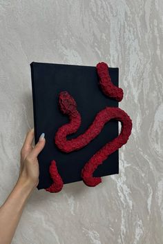 3d Snake On Canvas, Snake Arts And Crafts, Ceramic Canvas Art, Clay And Canvas Art, Diy Drywall Art, Installation Art Ideas Diy, Painting Ideas Texture, Clay Snake Sculpture, Paintings For Room Decor