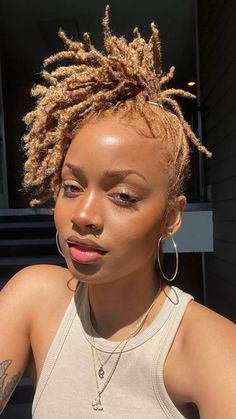 Loc Styles With Side Swoop, Locs Half Up Half Down Styles, Rose Gold Locs, Ash Blonde Locs, Unique Loc Styles Short, Blond Locs, Loc Styles Medium Updo Women, Short Dread Styles, Blonde Locs