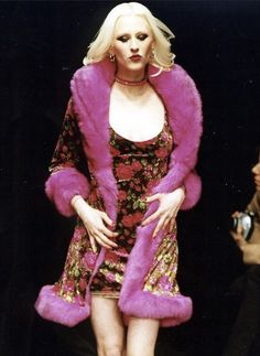 2000s Runway Fashion, Harry Clarke, Venus Fashion, 90s Runway Fashion, Fashion Couture, Betsy Johnson, Cultura Pop, Fashion Baby, 2000s Fashion