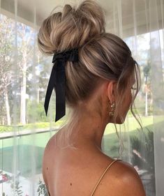 Day Hairstyles, Balayage Color, Messy Buns, Bow Hairstyle, Work Hairstyles, Hot Hair Styles, Hair Transformation, Black Bow, Balayage Hair