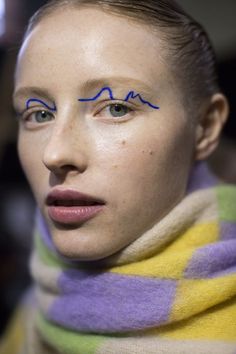 Autumn Makeup, Fashion Make Up, High Fashion Makeup, Graphic Eyeliner, Creative Eye Makeup, Crazy Makeup, Make Up Looks, Jeremy Scott