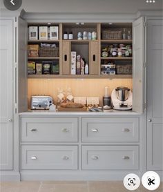 Kitchen Ideas Acnh, Breakfast Cupboard, Crockery Cupboard, Desert Kitchen, Uncluttered Kitchen, Baking Center, Humphrey Munson, Mission House, Curved Kitchen