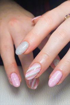 Looking for some bright & trendy summer nails? Try these totally cute and fun spring nail art ideas and designs for this year Bright Pink Nail Designs, Spring Nail Art Ideas, Spring Nails Ideas, Trendy Summer Nails, 90s Nails, Summer Nails Ideas, Bright Pink Nails, Simple Spring Nails, Pink Nail Designs