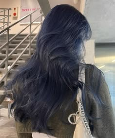 Midnight Blue Hair, Blue Hair Aesthetic, Dyed Hair Blue, Dark Blue Hair, Hair Color Streaks, Zodiac Academy, Hair Streaks, Pretty Hair Color