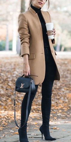 Fall Fashion Coats, Meryl Streep, Winter Trends, Coat Outfits, Business Casual Outfits, Angelina Jolie, Winter Fashion Outfits