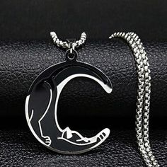 Moon Cat Necklace Arte Viking, Cat Necklace Silver, Mountain Jewelry, Necklace Chain Types, Moon Cat, Cat Pendant Necklace, Halloween Necklace, Enamel Necklaces, Cat Pendants