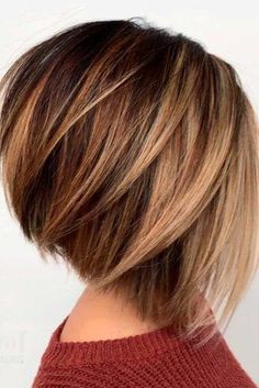 Blonde Short Hairstyles For Round Faces ★ Bob Style Haircuts, Asymmetrical Haircut, Layered Bob Haircuts, Modern Haircuts, Layered Bob Hairstyles, Short Hair Styles For Round Faces, Long Bob Hairstyles, Blonde Bobs, Short Blonde Hair