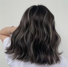 Gray Micro Highlights, Hair Inspo Asian Medium, Black Hair With Micro Highlights, Black Hair Micro Highlights, Dark Hair Color Ideas Short Hair, Grey Face Frame Highlights, Raven Black Hair Color, Ashy Babylights On Dark Hair Short, Ash Blonde Hair On Black Hair