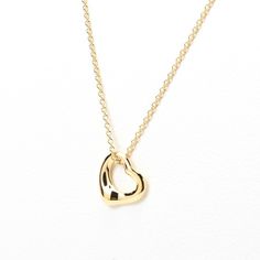 Used Tiffany & Co. Elsa Peretti Heart Necklace 11mm K18yg 41cm 60018402 L-156064 (Sku: Gzl146r1) === General === Brand : Tiffany === Design === Necklace Type : Necklace Pendant Type : Pendant Gender : Women Material : Yellow Gold (18k) Color : Yellow Gold === Size === Neck Circumference : 41 Cm / 16.14'' === Included Items === Accessories : Box Accessories Notice : Before Purchasing, Please Refer To The Images Of The Accessories Included With The Item. === Condition === Condition : Used (Very Go Tiffany Heart Necklace, Heart Necklace Tiffany, Tiffany Necklace, Tiffany Jewelry, Elsa Peretti, Box Accessories, Accessories Box, Tiffany Heart, Tiffany & Co.