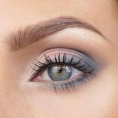 Pretty Eyeshadow, Grey Eyeshadow, Makeup Stickers, Makeup Mistakes, Natural Eyes, Eye Makeup Tips, Looks Black, Eye Makeup Remover, Pretty Eyes