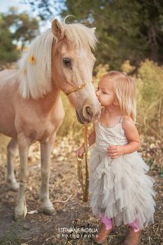 Hudson Valley New York, Shop Photography, Creative Portrait Photography, Childhood Days, Mini Sessions, Creative Portraits, Family Farm, Hudson Valley, Photography Art