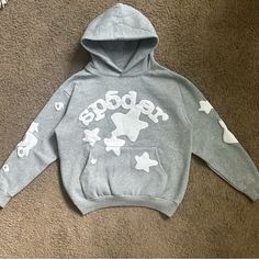 Gray Spider Hoodie Size S Brand New Send Offers!! Guys Hoodies, Christmas Wishlist Items 2024, Cheap Y2k Hooded Hoodie, Spider Sweatsuit Outfit, Designer Hoodies, Boy Stuff, Sp5der Hoodies, Blue Sp5der Hoodie, Y2k Fitted Hooded Hoodie