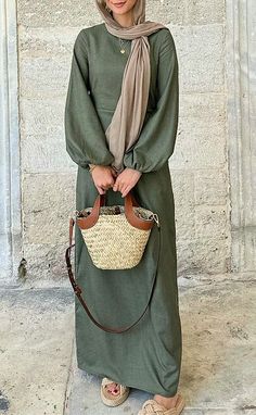 Modest Summer Outfits Muslim Casual, Modest Summer Fashion, Hijab Fashion Summer, Modest Dresses Fashion, Stile Hijab, Best Winter Outfits, Modesty Outfits, Cute Modest Outfits, Modest Summer Outfits