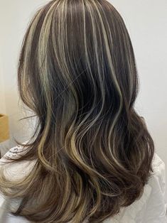 Blonde Highlights On Dark Hair, Brunette Hair With Highlights, Black Hair With Highlights, Hair Streaks, Dyed Hair Inspiration