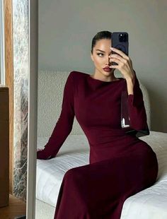 Maroon Outfit, Save Instagram, Elegant Dresses Classy, Modest Fashion Outfits, Dress Elegant, Classy Women, Classy Dress