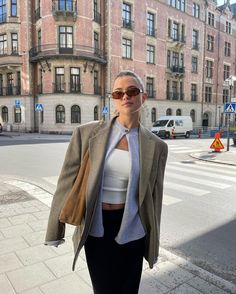 Matilda Djerf Style, Matilda Djerf, Beige Blazer, Looks Party, Spring Fits, Stockholm Fashion, Blazer Outfits, Outfit Inspo Fall