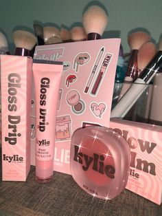 Kylie Cosmetics Gloss Drip, Kylie Products, Kylie Jenner Gloss Drip, Kylie Glow Balm, Kylie Gloss Drip, Kylie Beauty, Kylie Skin Aesthetic, Viral Aesthetic, Kylie Cosmetics Collection