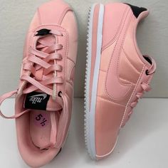 Nike Cortez Basic Txt Vday (Gs) Bleach Coral Big Kids 5.5 Sneakers Av3519-600. Condition Is Brand New Without The Box. Flawless, Beautiful Condition! Size 5.5y Which Is 7-7.5 In Women’s. Please See All Photos! Same/Next Day Shipping* Nike Cortez All White, Cortez Nike, Nike Cortez Women, Nike Fashion Shoes, Cute Nike Shoes, Nike Sneakers Women, Cute Nikes, Sneakers Women, Nike Fashion