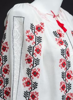 Traditional Long Sleeve Blouse With Woven Motifs, Folk Blouse With Multicolor Embroidery Motif, Spring Folk Blouse With Woven Motifs, Traditional Fit Summer Tops, Traditional Tops With Motif For Spring, Traditional Embroidered Tunic Blouse, Traditional Tunic Blouse With Embroidered Border, Traditional Embroidered Border Tunic Blouse, Folk Blouse With Motif And Long Sleeves