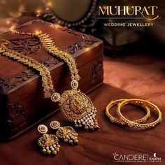 Product Photography Ideas Jewelry Set Design, Traditional Jewelry Photography, Indian Jewellery Product Photography, Indian Jewellery Photography Ideas, Jwellery Photoshoot Idea, Housewarming Photoshoot, Jwellery Shoot Ideas, Onam Jewellery